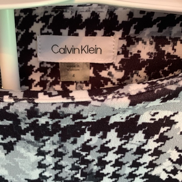 Calvin Klein bell sleeve dress.‎ Worn twice. 129 retail - Picture 3 of 6